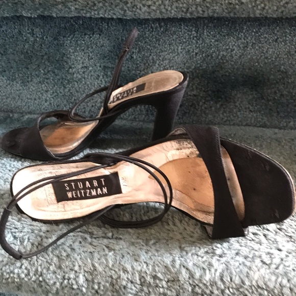 Stuart Weizmann black heels in good condition - Picture 2 of 3
